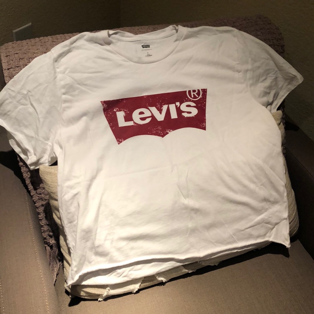 Extra large Levi’s T-shirt for women